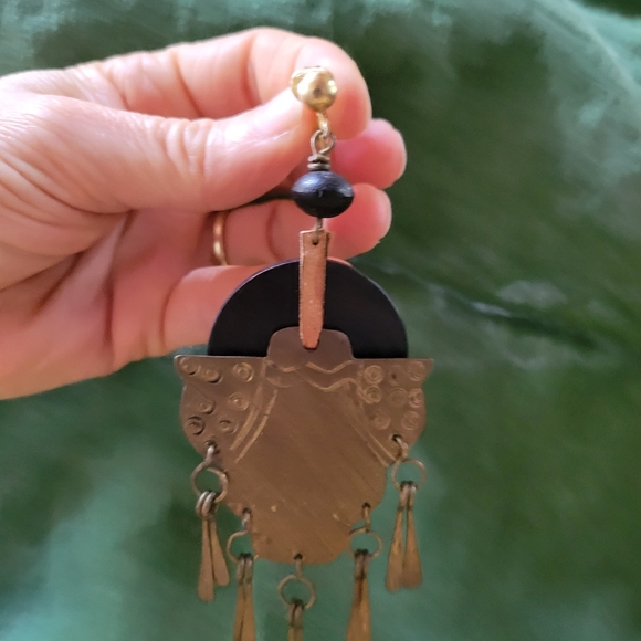 Large Clip on earrings - Picture 2 of 4